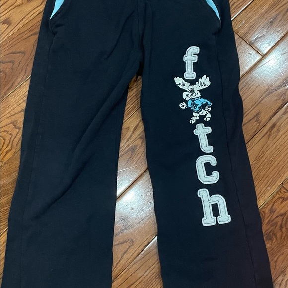2 pairs of kids Abercrombie sweatpants. Navy 5/6 and light blue 3/4 - Picture 4 of 5